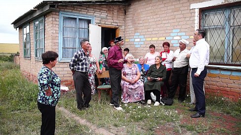 На встречах с жителями сел